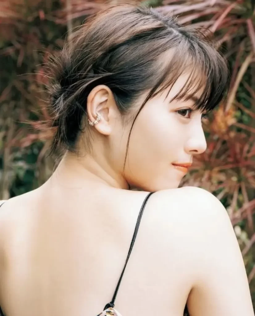 浜辺美波のエロ画像7