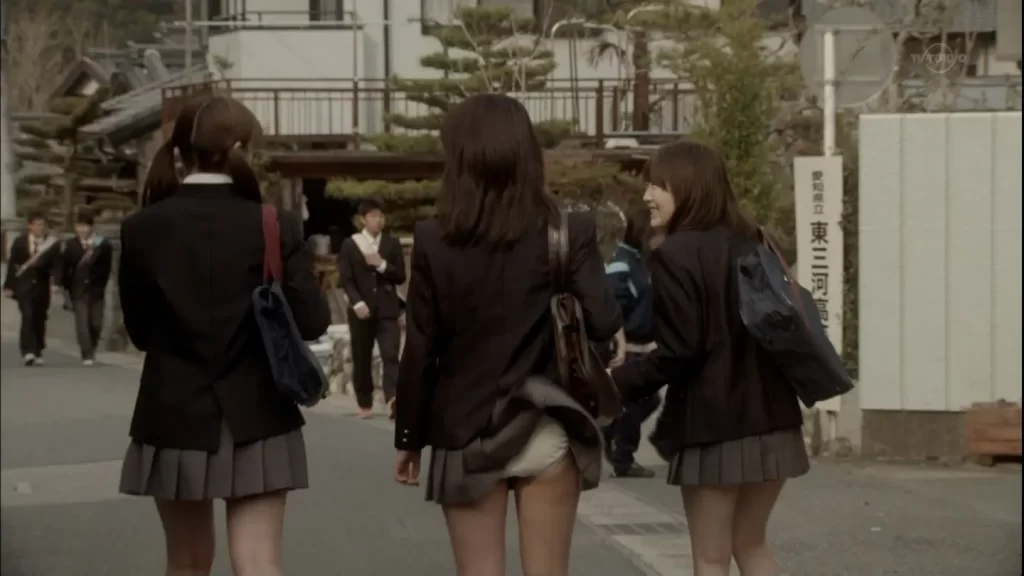 真野恵里菜のパンチラ画像5