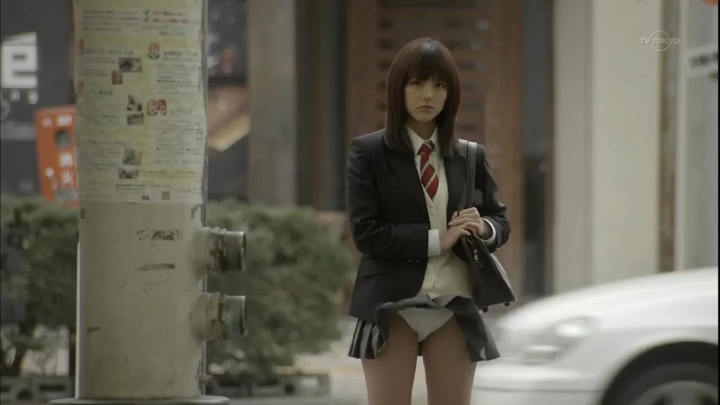 真野恵里菜のパンチラ画像1