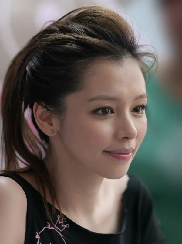 ビビアンスーヌード画像