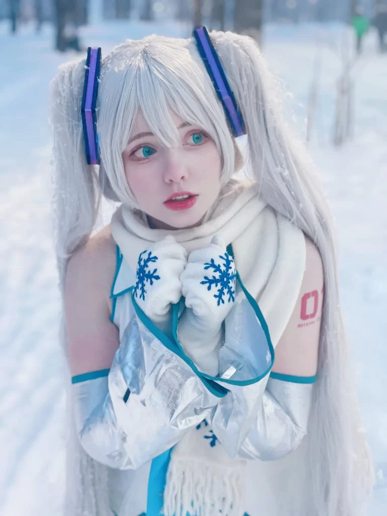 コスプレイヤーサヤ・スカーレットのエロ画像1