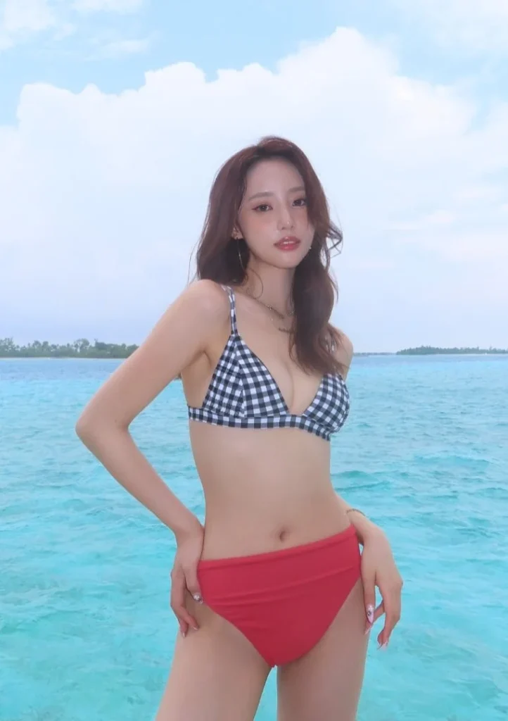 中町綾のビキニ水着姿エロ画像12