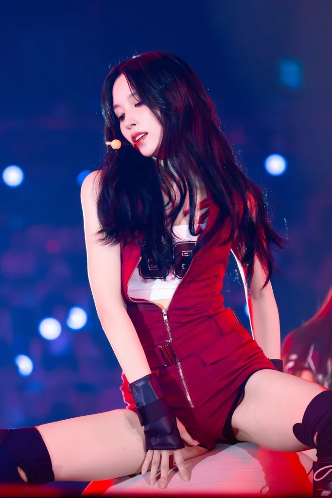 twiceミナの太ももエロ画像2