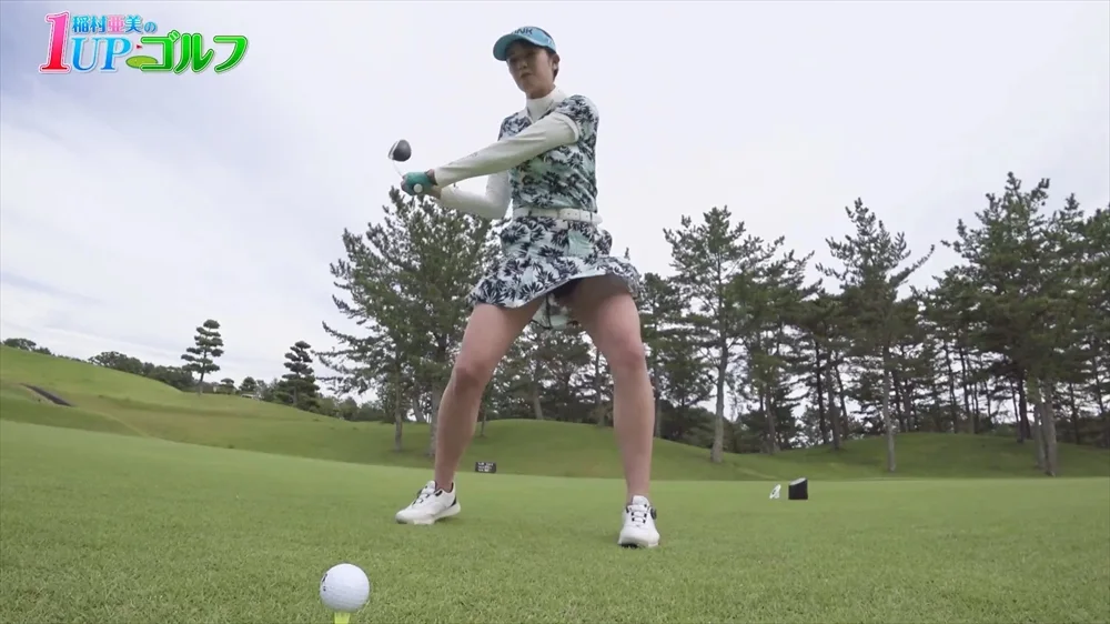 稲村亜美のパンチラ画像5