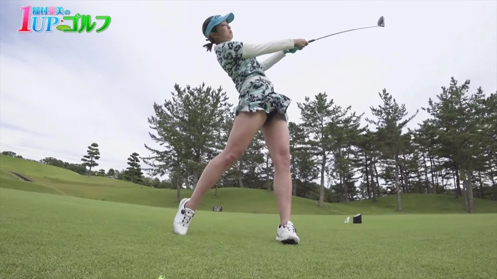 稲村亜美のパンチラ画像7