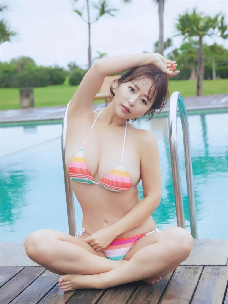 井口裕香の水着姿エロ画像4