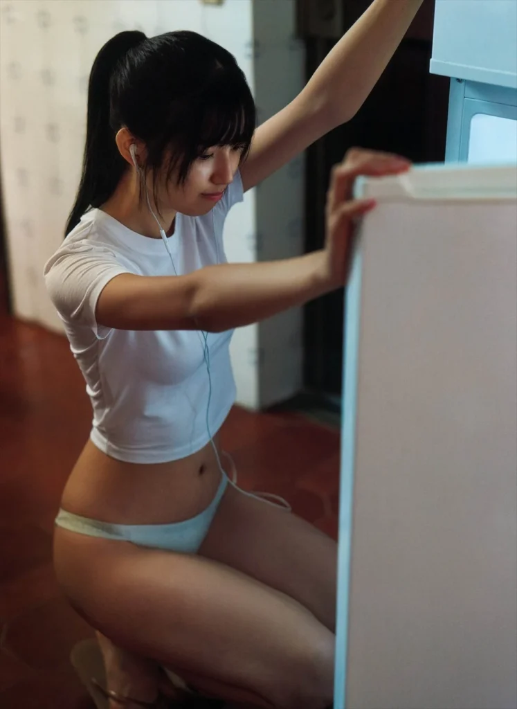 五百城茉央のランジェリー下着姿エロ画像8