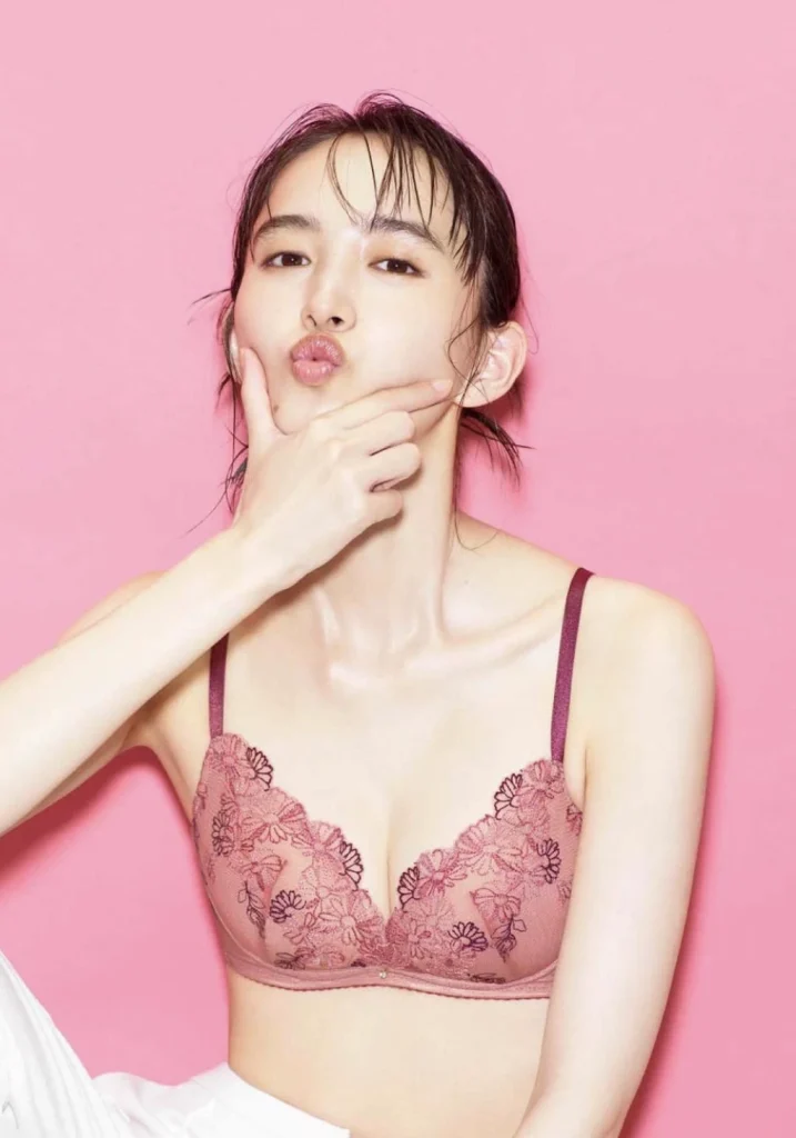井桁弘恵のブラジャー姿エロ画像5