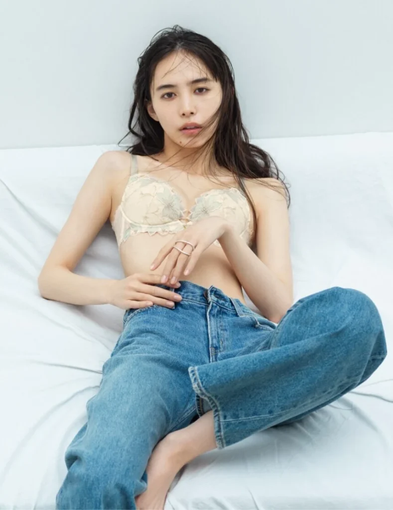 井桁弘恵のブラジャー姿エロ画像2