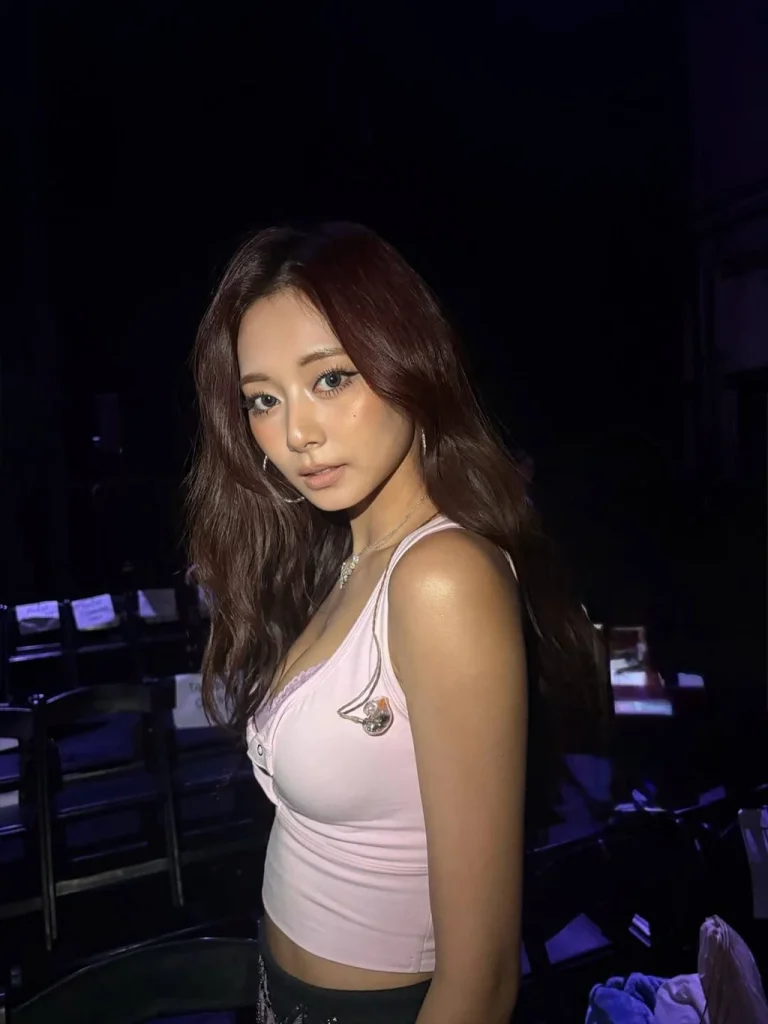 TWICEツウィのおっぱい谷間エロ画像4