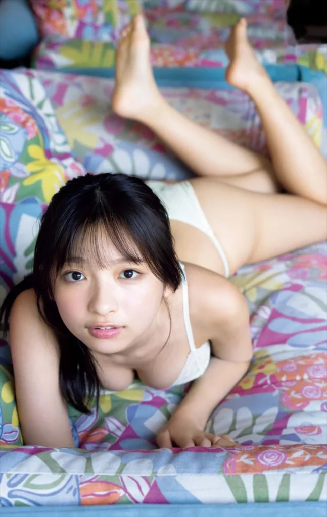 一ノ瀬瑠菜のランジェリー下着姿エロ画像5