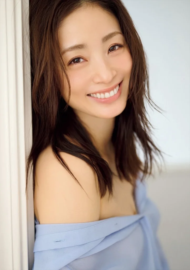上戸彩のグラビアエロ画像2