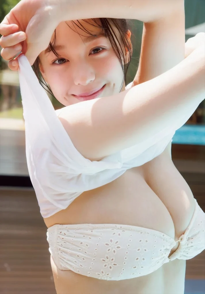 髙野真央の巨乳おっぱいエロ画像8