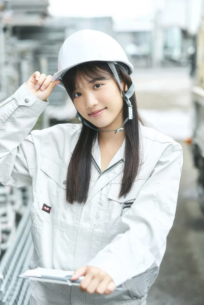 堀みなみの現場監督の下着姿エロ画像2