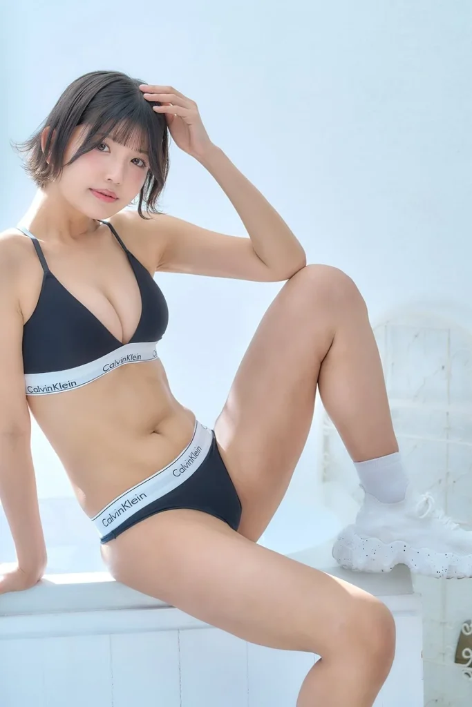 南あみのランジェリー下着姿エロ画像4