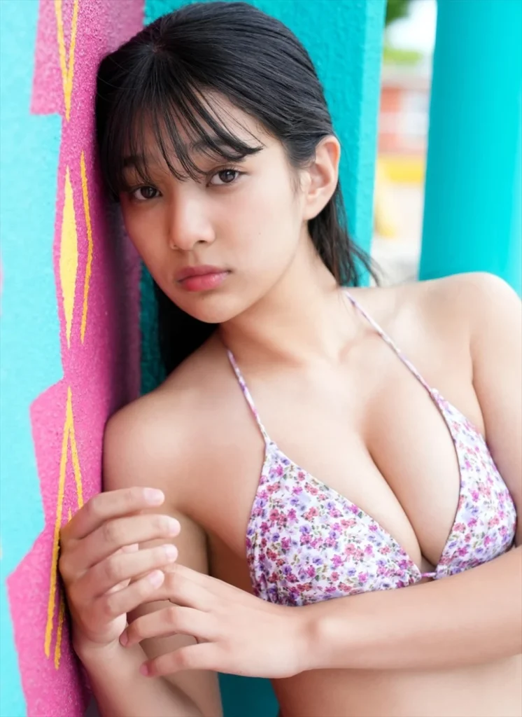 Karina Nizisaki big tits photo 5
