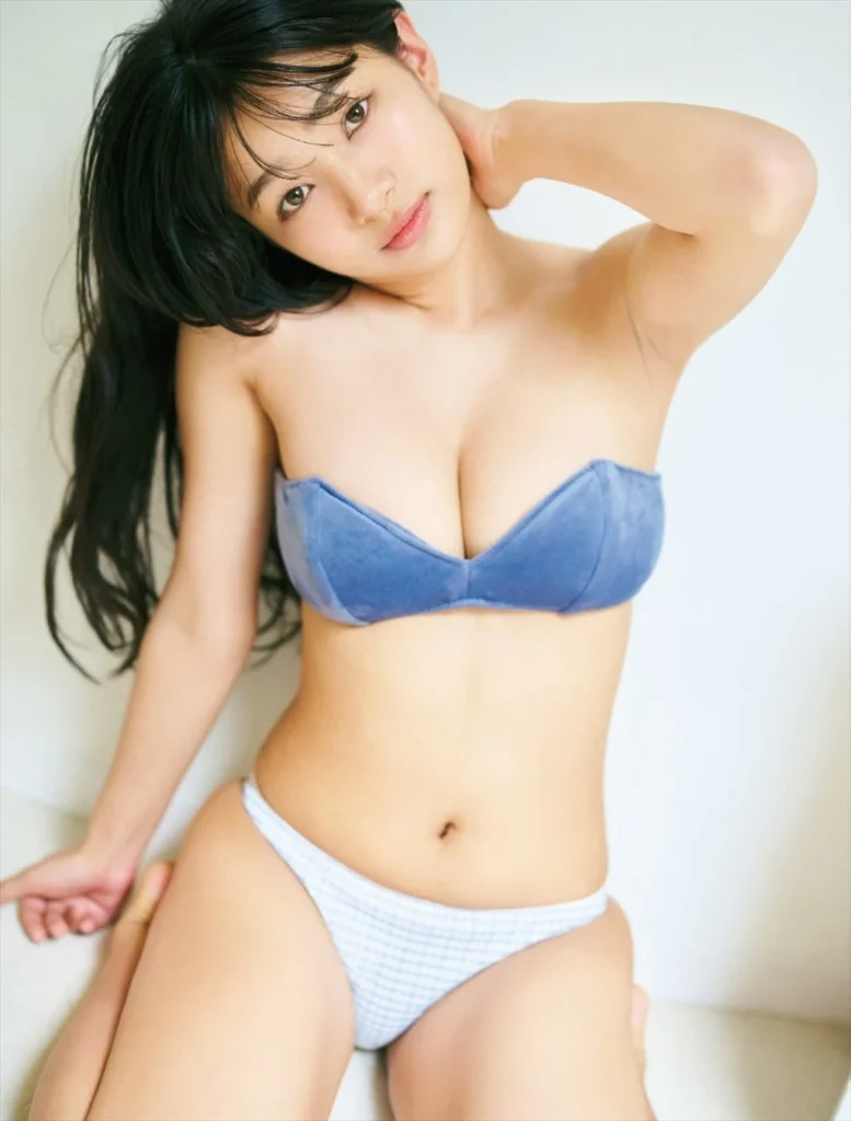 Karina Nizisaki bikini photo 7