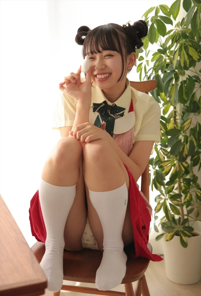入間ゆいのコスプレパンチラエロ画像6