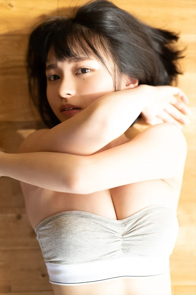 桐原美月の巨乳おっぱいエロ画像7