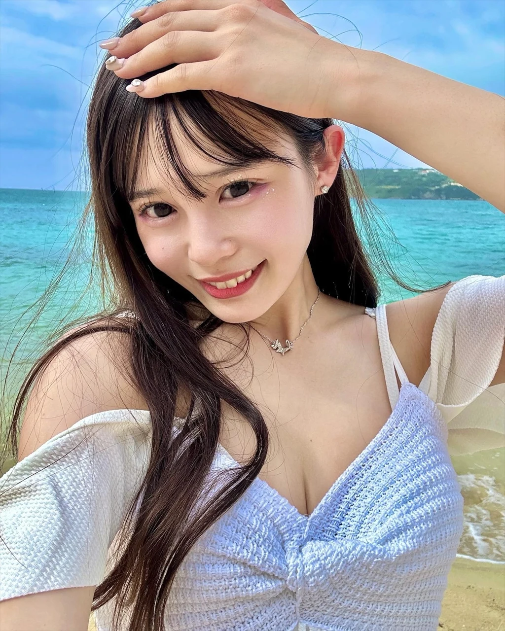 村川緋杏の水着姿エロ画像1