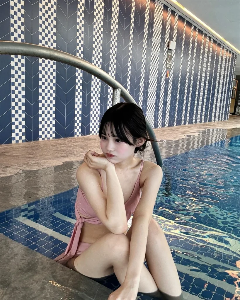 村川緋杏の水着姿エロ画像5