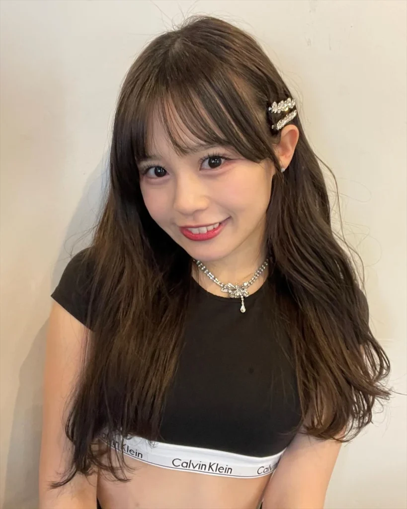 村川緋杏の着衣おっぱいエロ画像2