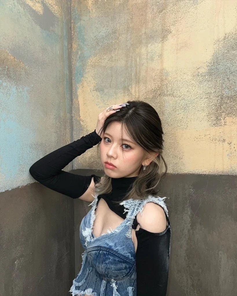 NiziUリクのおっぱい谷間エロ画像1
