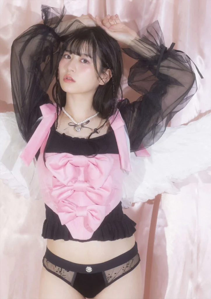 月足天音のランジェリー下着姿エロ画像3