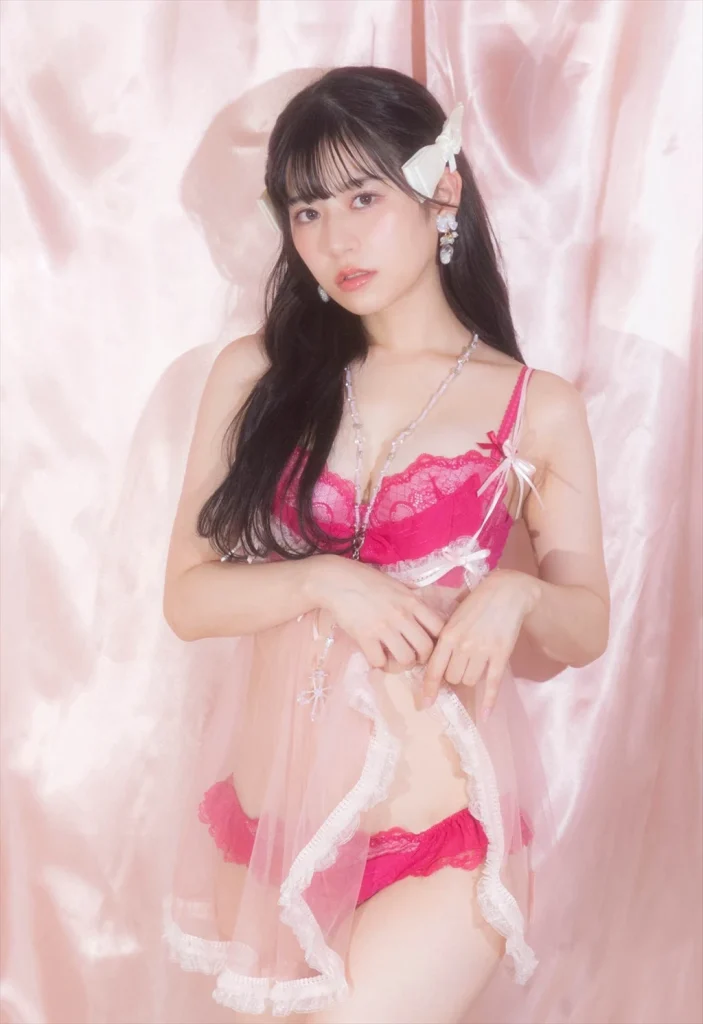 月足天音のランジェリー下着姿エロ画像4
