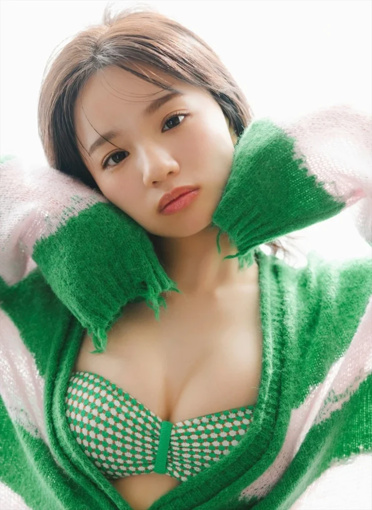 永江梨乃の美乳おっぱいエロ画像2