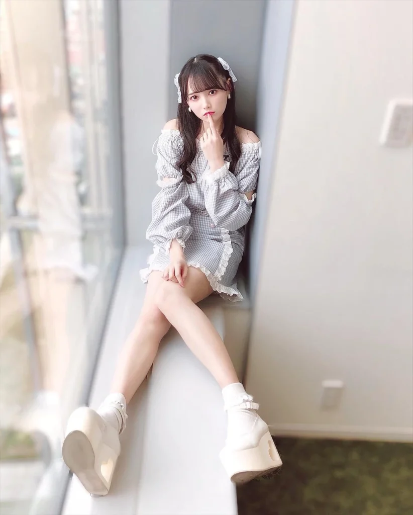 鈴木瞳美の美脚エロ画像3