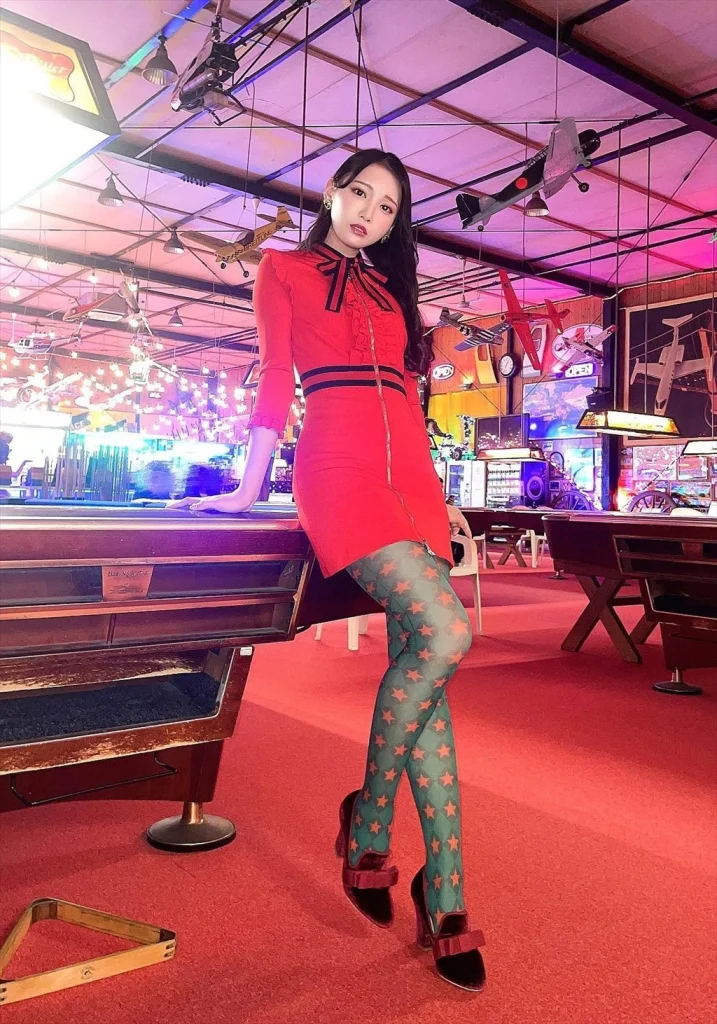 鈴木瞳美の美脚エロ画像6